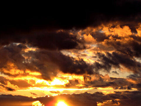 Düsterer Sonnenuntergang im Süden. – Folie 8