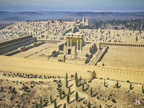 Der Tempel war nach Osten über das Kidron-Tal zum Ölberg ausgerichtet. Die Ostmauer folgte der ursprünglichen Linie aus Salomos Tagen.<br/>Einige Rekonstruktionen zeigen eine Brücke, die vom Ölberg zum Osttor des Tempels führt. Dies basiert auf einer Beschreibung der Zeremonie der roten Kuh, wie sie in der Mischna wiedergegeben ist, in der es heißt: „Sie bauten einen Torbogen vom Tempelberg zum Ölberg, einen Torbogen über einem Torbogen gebaut mit einem Bogen über jedem Pfeiler aus Angst vor irgendeinem Grab in der Tiefe unten.” – Folie 1