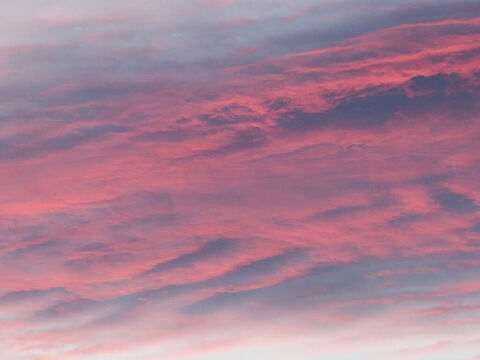 Rote Sonnenuntergangswolken. – Folie 8