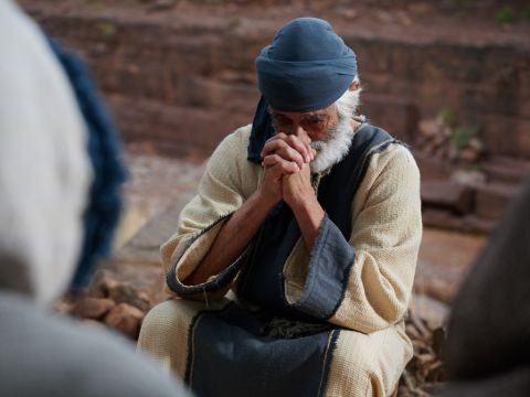 Da sagte der Herr zu Abraham: „Warum lachte Sara und sagte: „Werde ich wirklich ein Kind bekommen, jetzt, wo ich alt bin?“ Ist etwas zu schwer für den Herrn? Ich werde nächstes Jahr zur vereinbarten Zeit zu dir zurückkehren, und Sara wird einen Sohn haben.“ – Folie 10