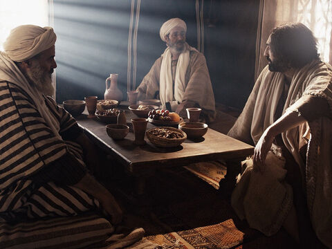 Als ein Pharisäer namens Simon Jesus zu einem Essen in seinem Haus einlud, nahm Jesus die Einladung an. Die Gäste entspannten sich auf Liegen rund um den Esstisch. – Folie 1