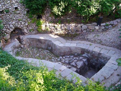 Eine alte Weinkelter in Jerusalem. – Folie 19