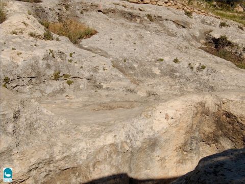 Eine alte Weinkelter in Nazareth. Die Weinkelter wird als Bild des göttlichen Gerichts verwendet (Jesaja 63,3-6, Offenbarung 19,13-15). – Folie 20